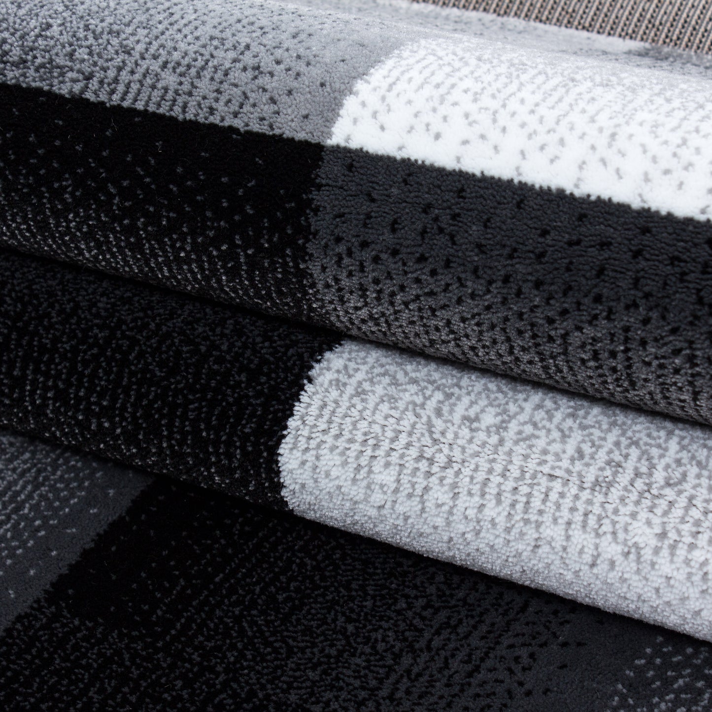 Miami Vloerkleed – Zwart – Laagpolig met Geometrisch Design