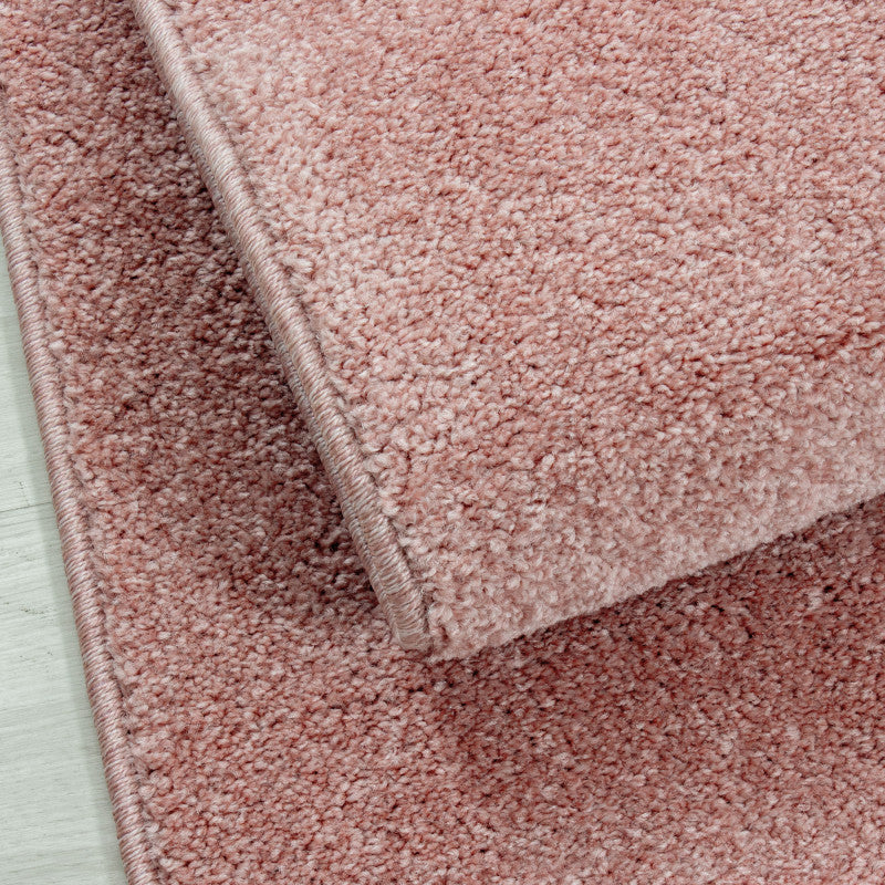 Ata Vloerkleed – Roze – Laagpolig met Vilt Onderkant