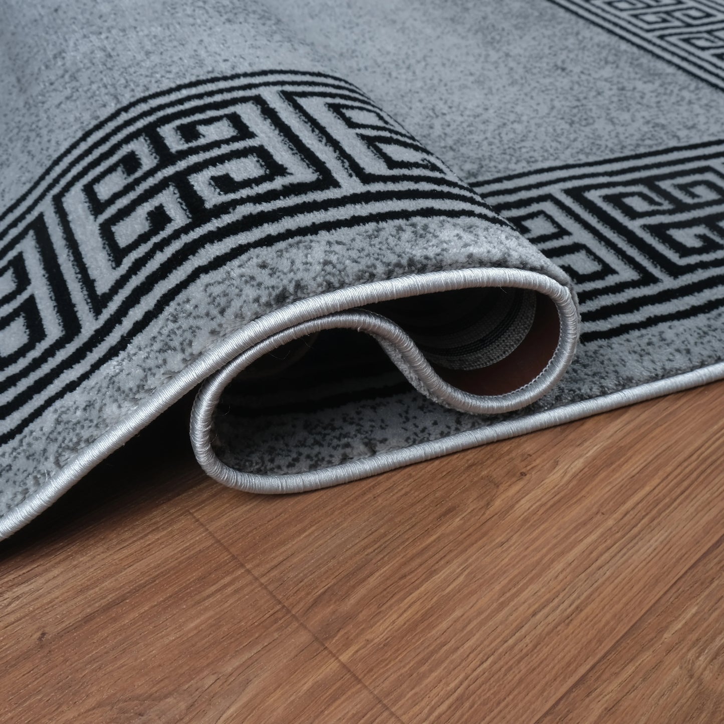 Blanca Vloerkleed – Laagpolig vloerkleed met Griekse rand – Grijs/Zwart
