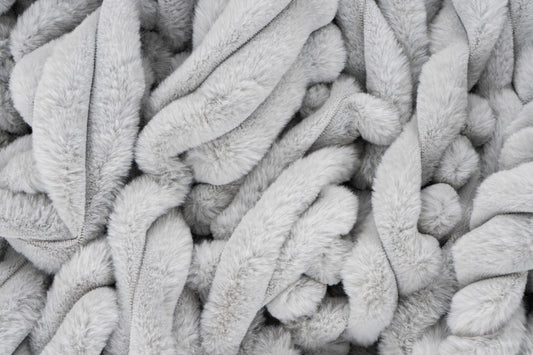 Plush deken – Zilvergrijs met zachte ribbelstructuur
