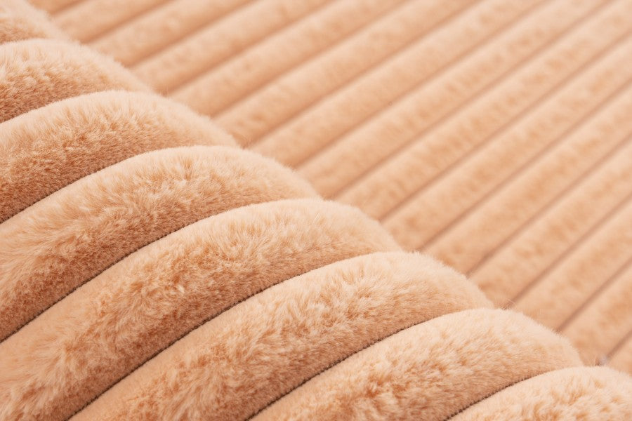 Hoogpolig vloerkleed Plush – peach met warme fluwelen rib