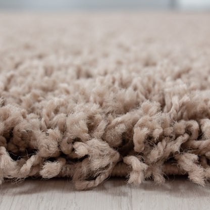 Mila Vloerkleed – Beige – Hoogpolig & Effen