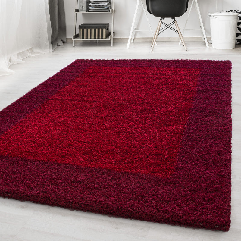 Mila Vloerkleed – Kader Rood – Hoogpolig & Zacht