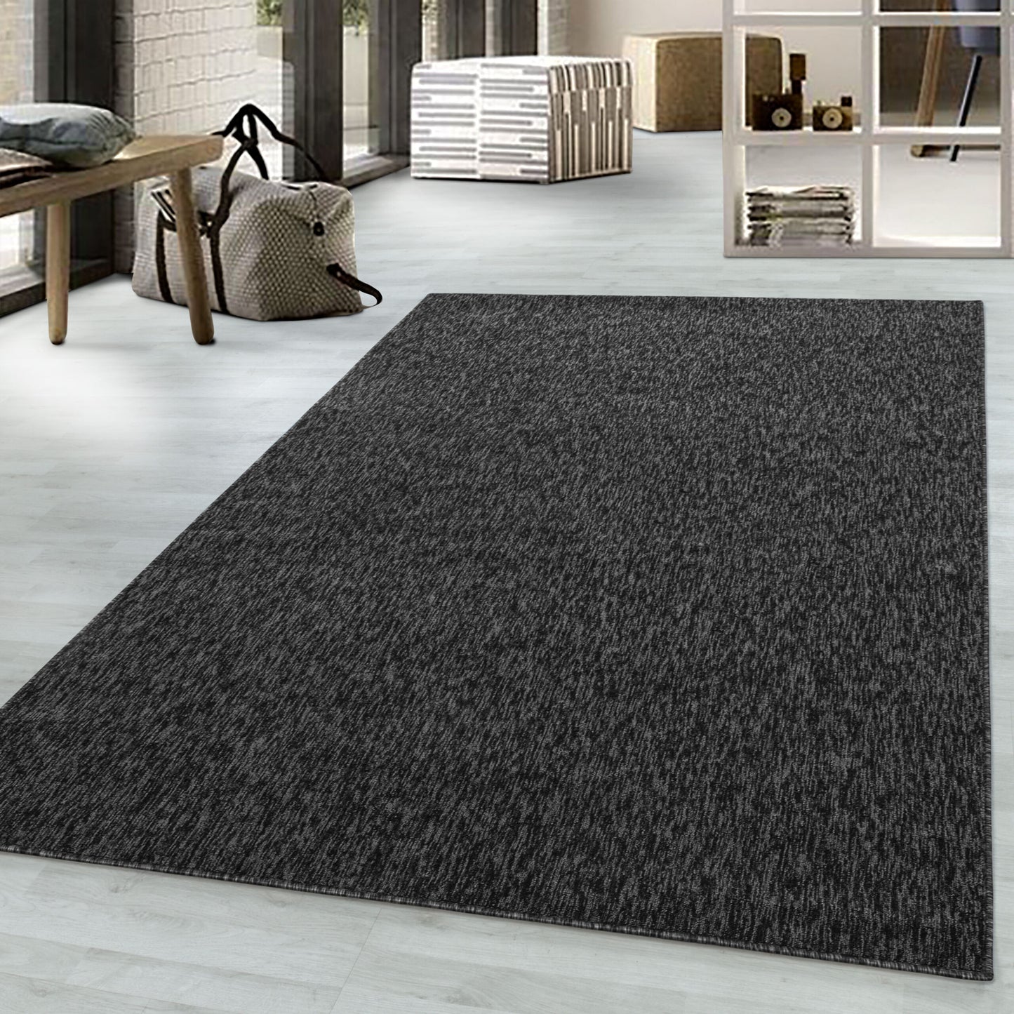 Nizza Vloerkleed – Antraciet – Laagpolig & Effen Design