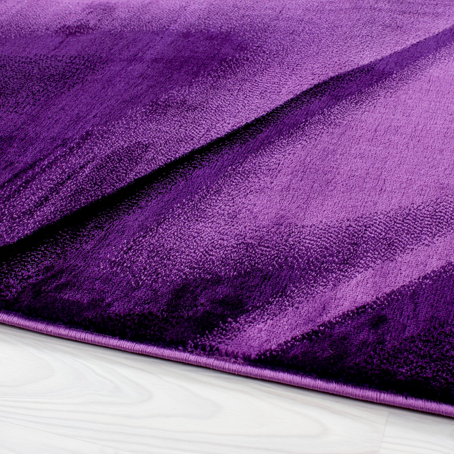 Miami Vloerkleed – Lila – Laagpolig met Golvend Design