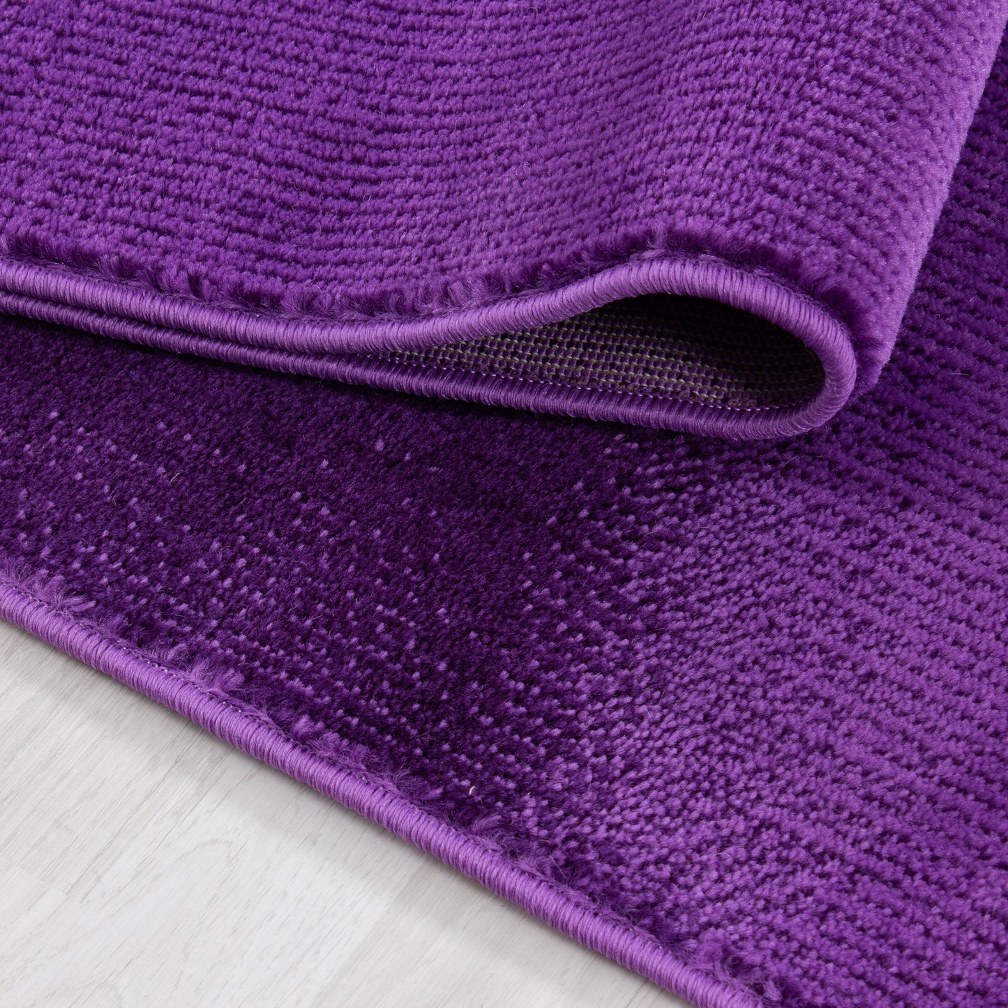Miami Vloerkleed – Lila – Laagpolig met Golvend Design
