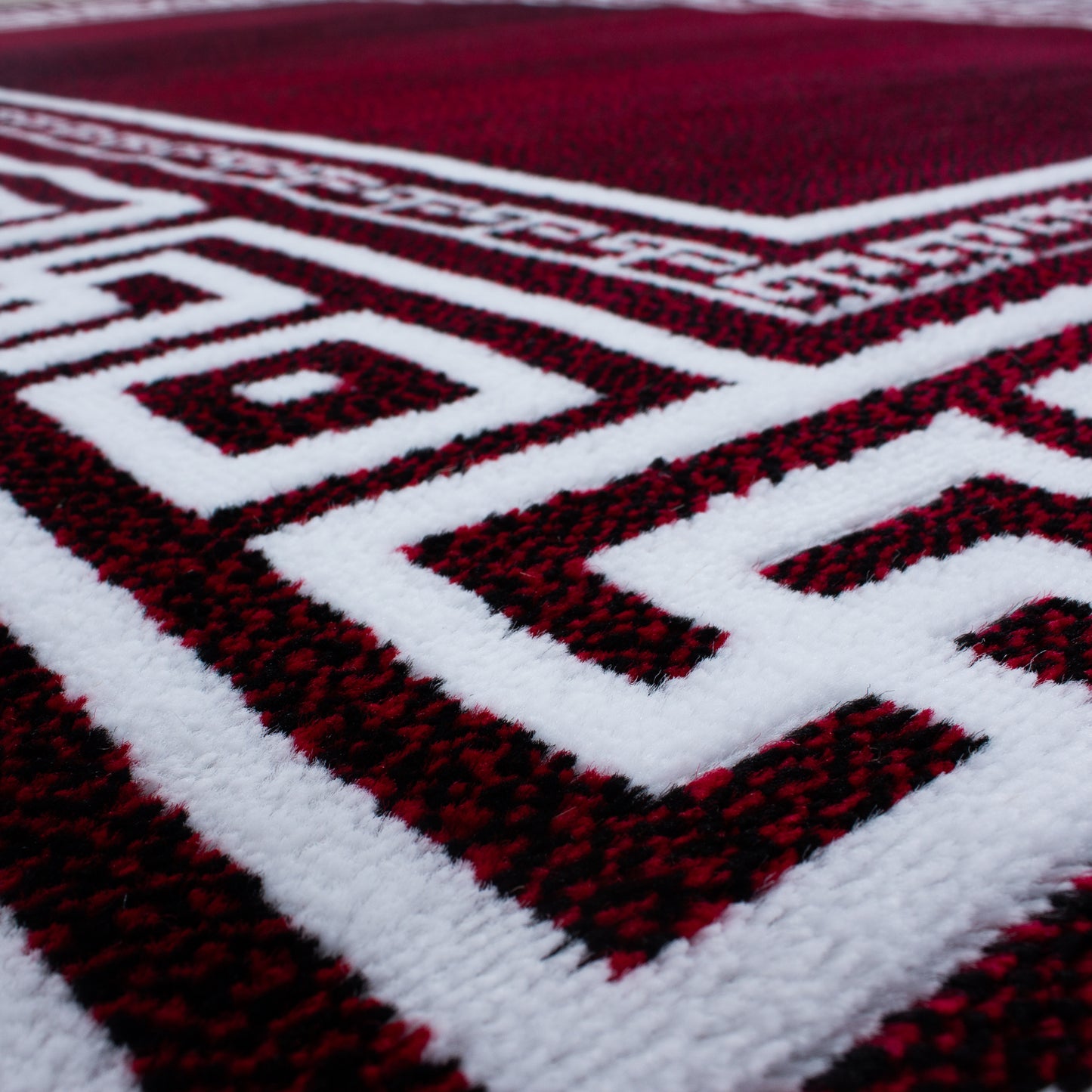 Parma Vloerkleed – Rood Klassiek Randmotief – Laagpolig & Modern Design