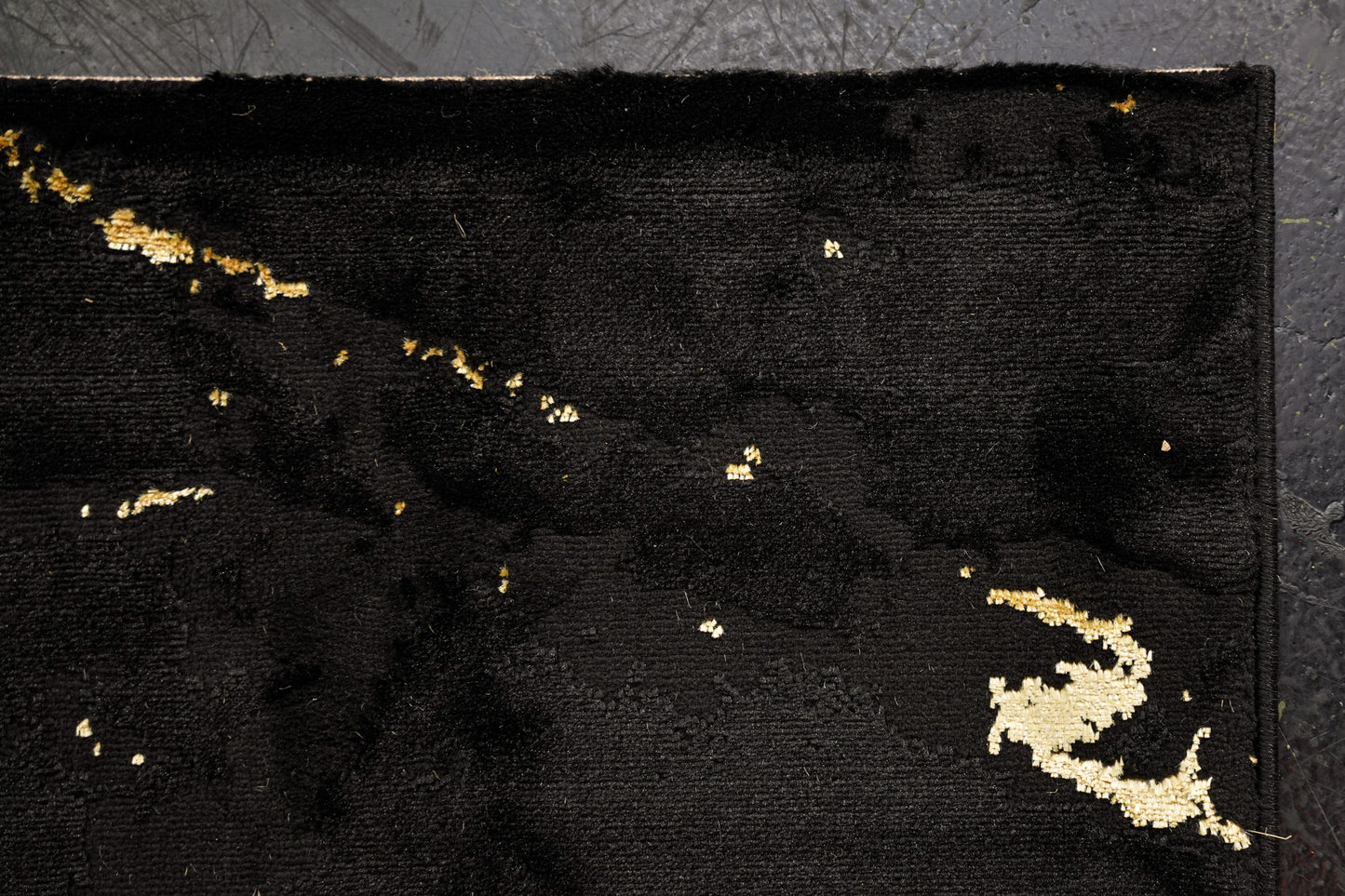 Marmaris Vloerkleed – Zwart/Goud – Marmerlook Design – Modern & Laagpolig