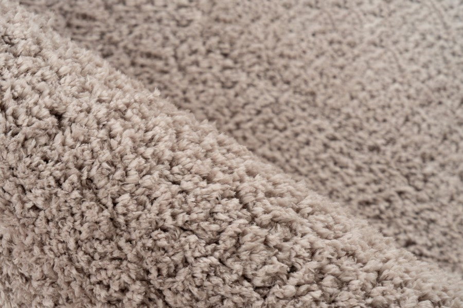 Hoogpolig vloerkleed Dream – Beige, zacht en warm van tint