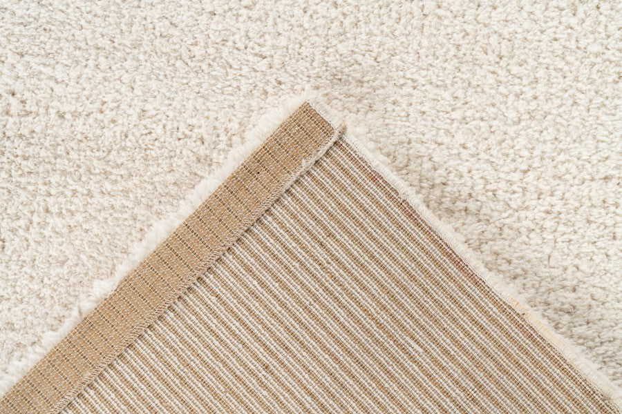 Hoogpolig vloerkleed Dream – Ivory, licht van kleur en zacht aanvoelend
