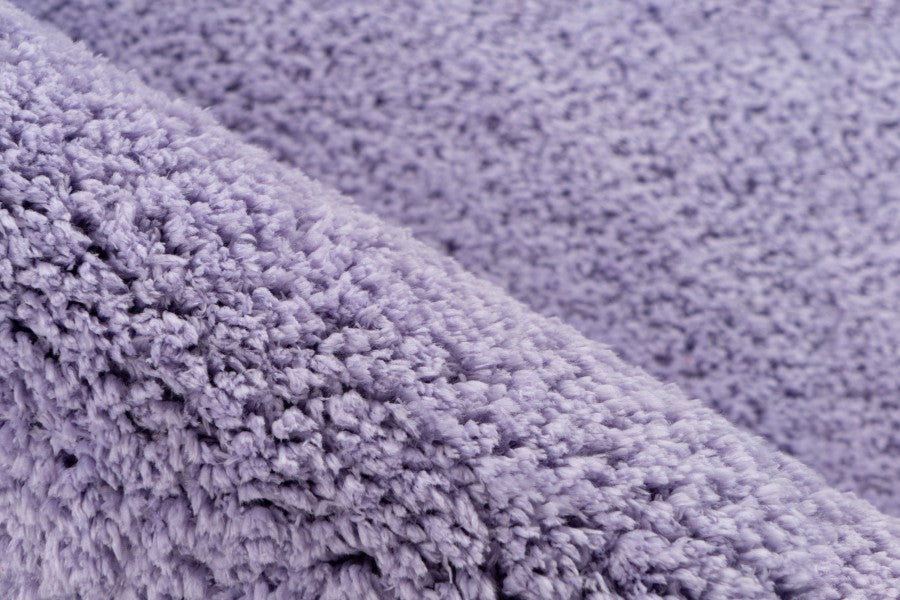 Hoogpolig vloerkleed Dream – Lavendel, pastelpaars met een dromerig zachte touch