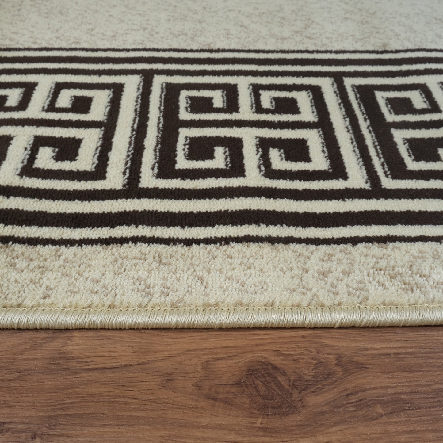 Blanca Vloerkleed – Laagpolig vloerkleed met Griekse rand – Beige/Bruin