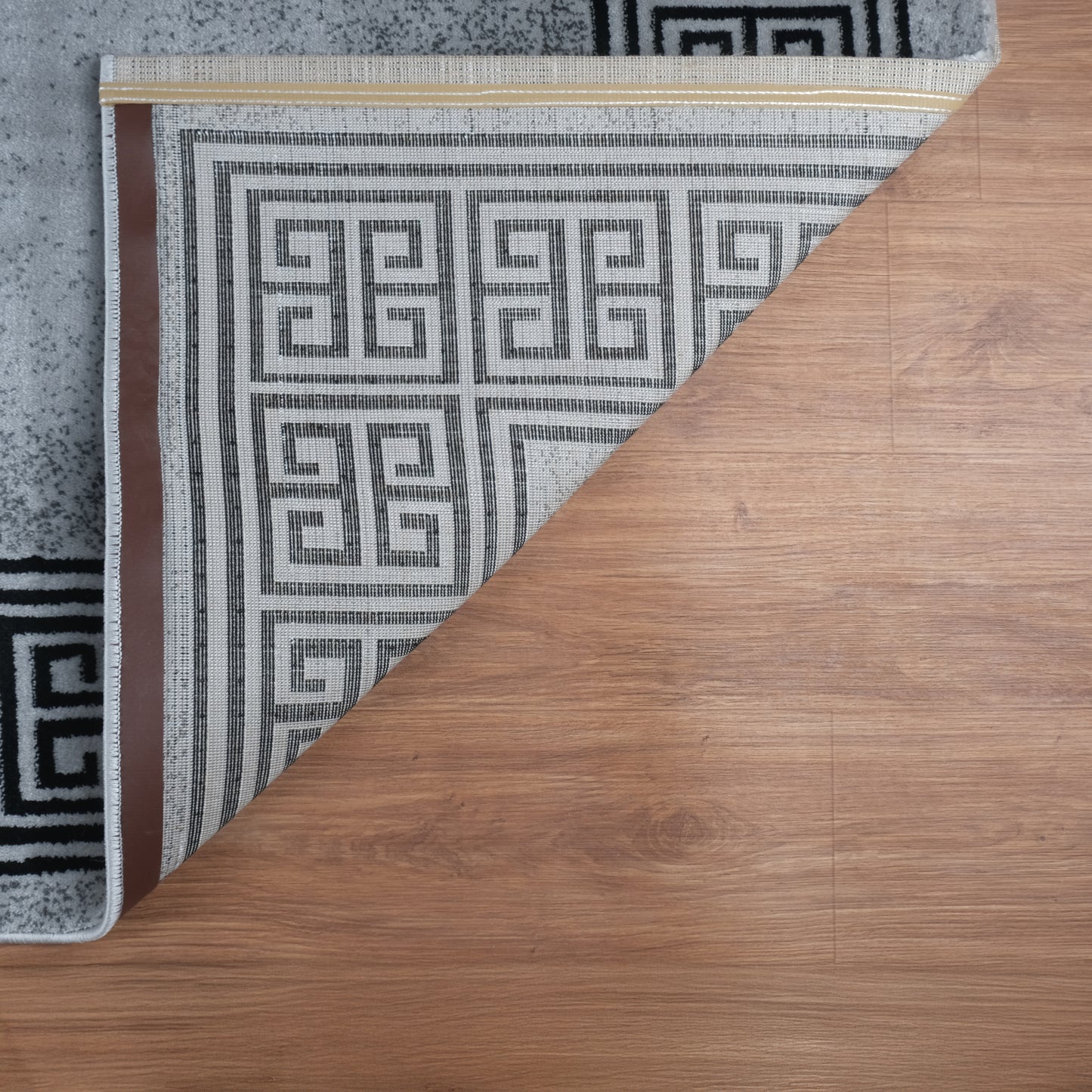 Blanca Vloerkleed – Laagpolig vloerkleed met Griekse rand – Grijs/Zwart