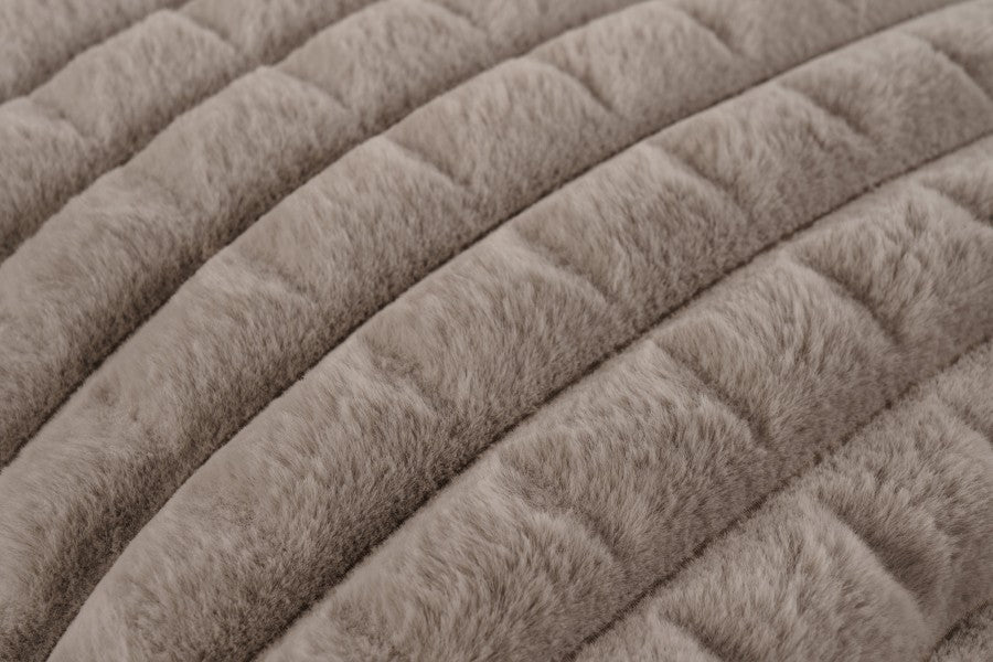 Harmony kussen – Taupe met gewatteerde structuur en heerlijk zacht