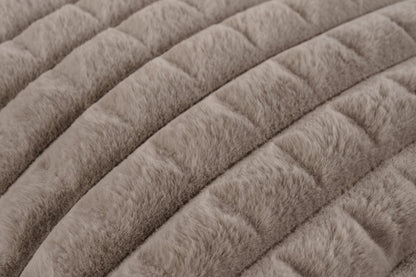 Harmony kussen – Taupe met gewatteerde structuur en heerlijk zacht