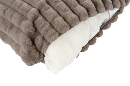 Harmony kussen – Taupe met gewatteerde structuur en heerlijk zacht