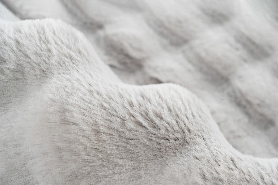 Hoogpolig vloerkleed Harmony – Zilvergrijs met zachte ribbelstructuur