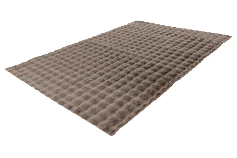 Hoogpolig vloerkleed Harmony – Taupe met zachte ribbelstructuur