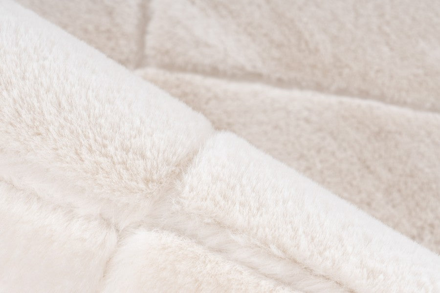 Hoogpolig vloerkleed Impulse – Ivory met elegante uitstraling en fijn ruitpatroon