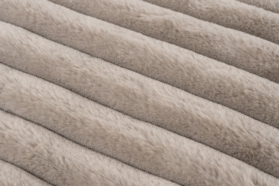 Plush deken – Taupe met zachte ribbelstructuur