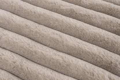 Plush deken – Taupe met zachte ribbelstructuur