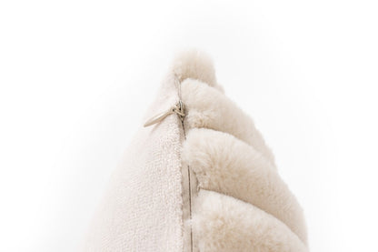 Plush kussen – Beige met zachte ribbelstructuur