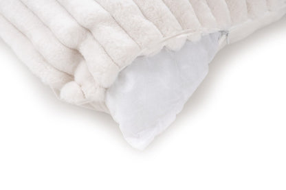 Plush kussen – Ivory met zachte ribbelstructuur