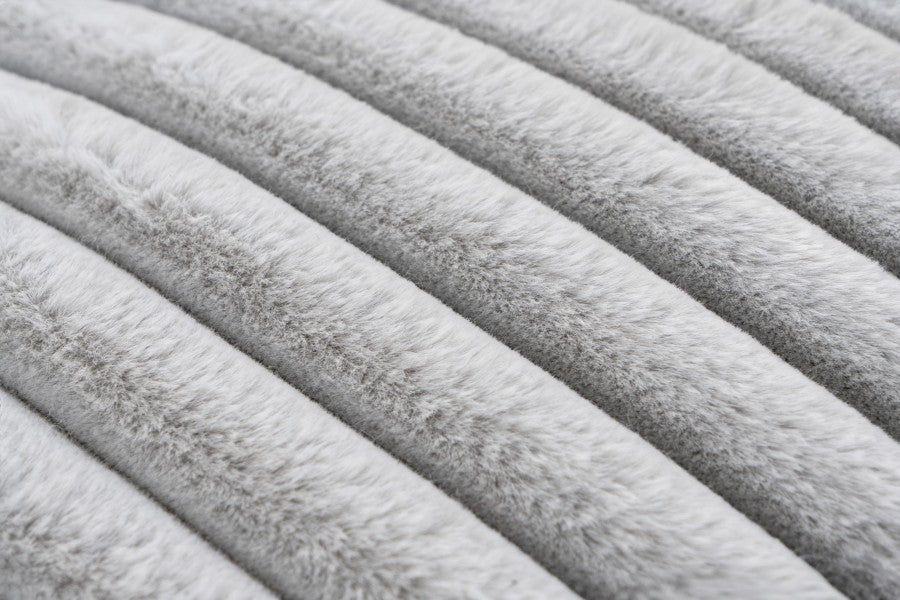 Plush kussen – Zilvergrijs met zachte ribbelstructuur