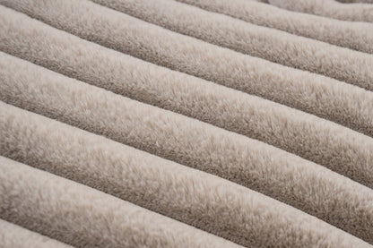 Plush kussen – Taupe met zachte ribbelstructuur