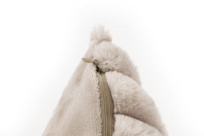 Plush kussen – Taupe met zachte ribbelstructuur