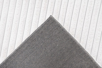 Hoogpolig vloerkleed Plush – ivory met subtiele glans en ribpatroon