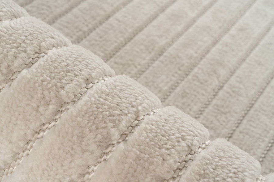 Japandi binnen- en buitenkleed Viva – ivory met ton-sur-ton lijnen