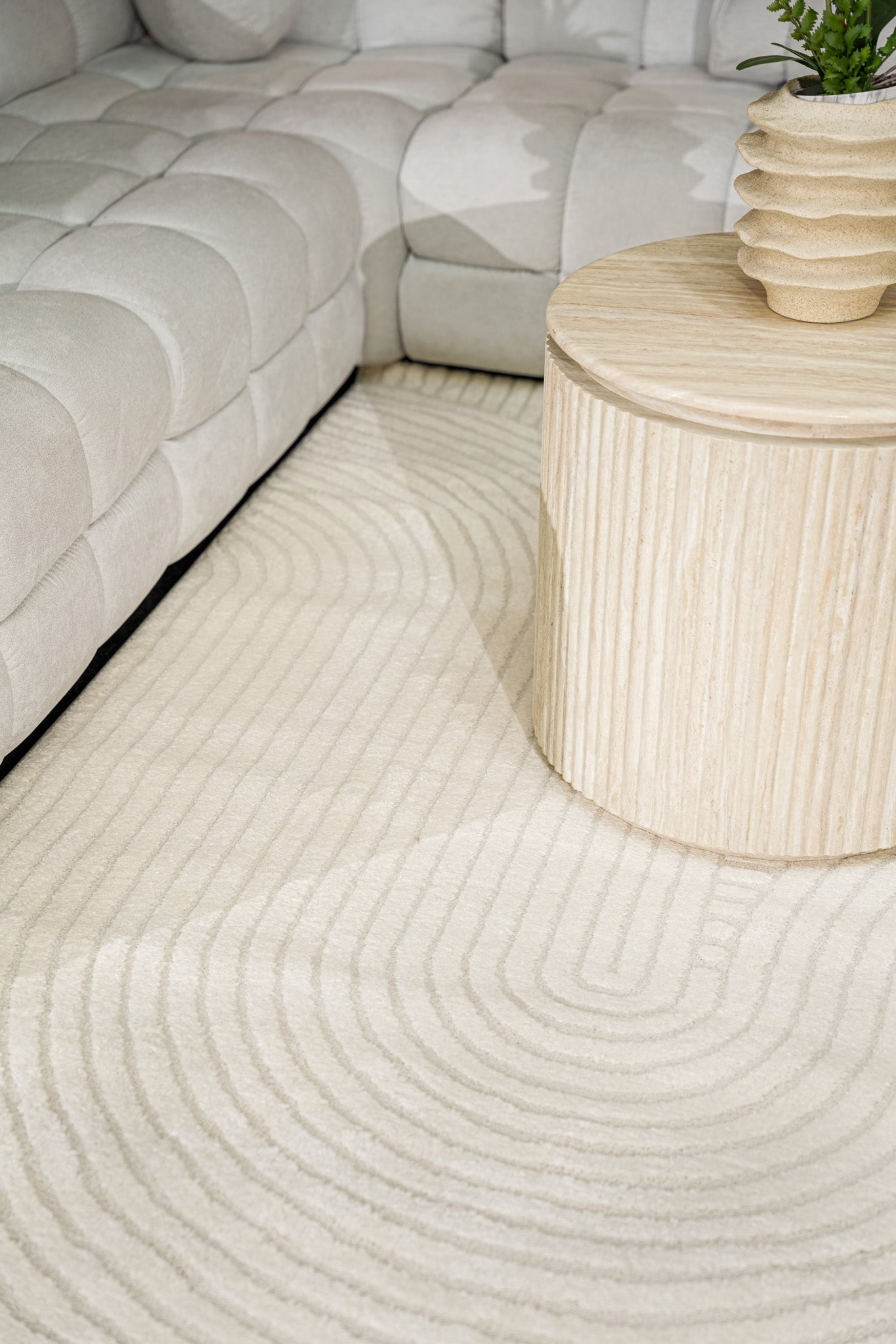 Elio Vloerkleed – Creme – Organisch Boogdesign – Laagpolig Vloerkleed